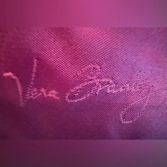 RETIRED: Vera Bradley | Ladies Concert Crossbody Plum Petals Frill handbag. - Picture 11 of 16